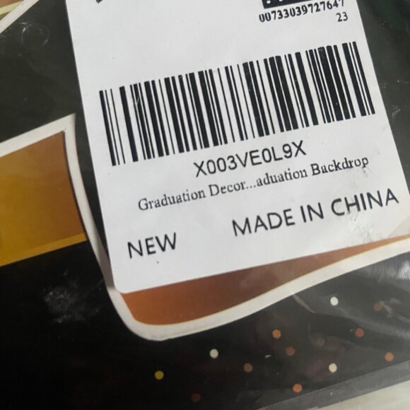 Graduation Party Decor Kit (Gold & Black) - Picture 7 of 7